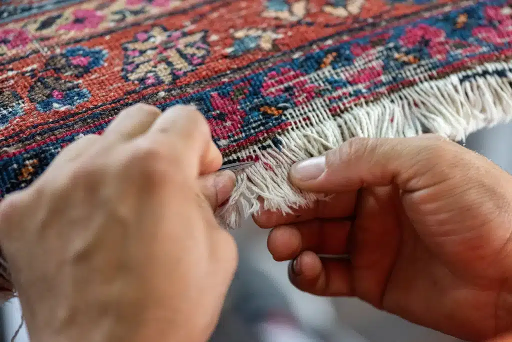 Restaurar y reparar alfombras orientales, tapices, kilims y reposteros. Arreglo de alfombra madrid